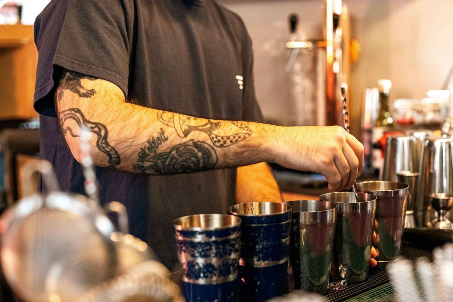 ブダペスト：ガイド付きバー巡りウォーキングツアー（ドリンク付き）