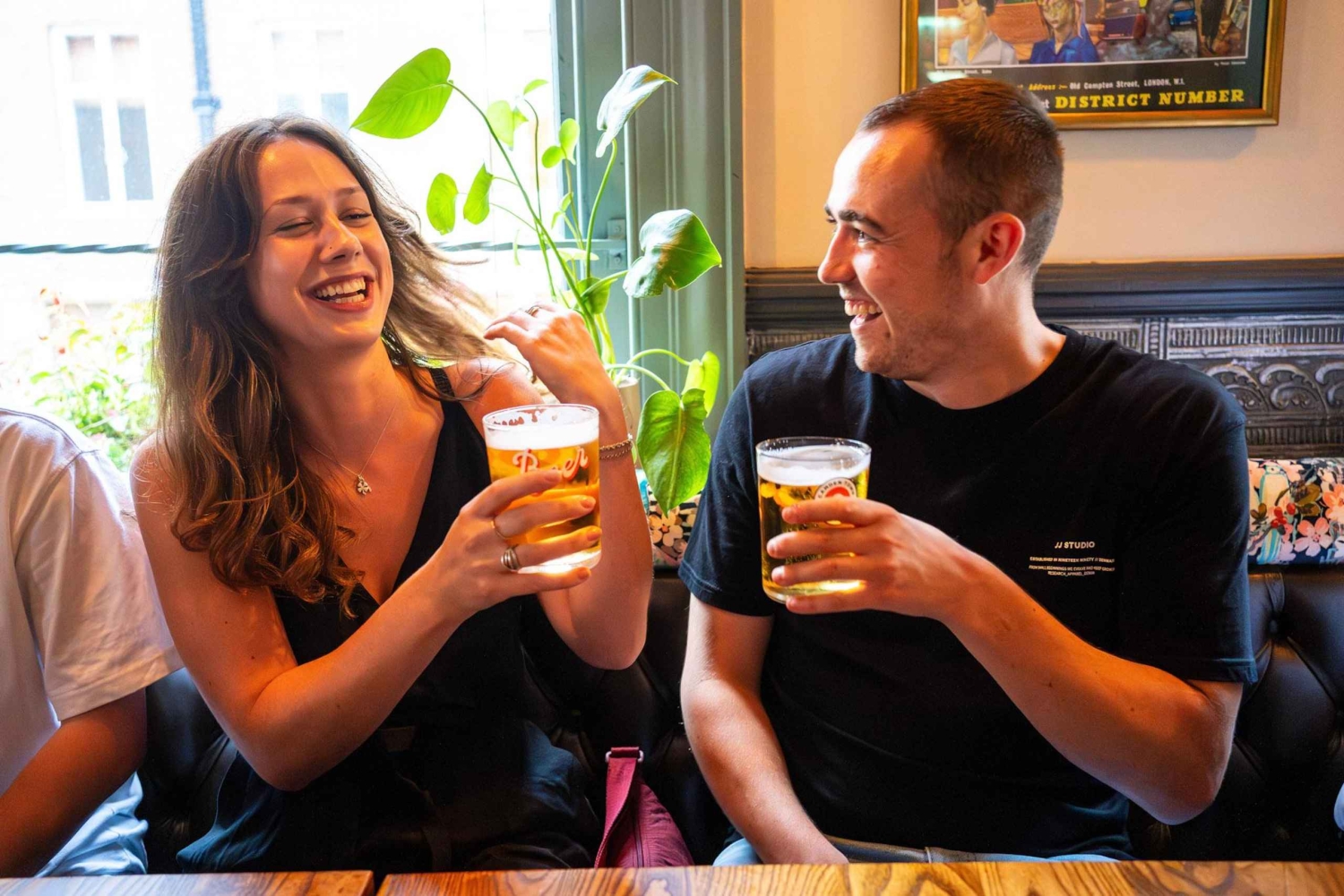 ブダペスト：ガイド付きバー巡りウォーキングツアー（ドリンク付き）