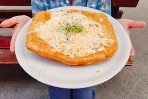 Budapest: Guided Bike Tour with Langos Experience