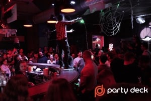 Boedapest: rondleiding langs ruïnebars met spelletjes en 6 shotjes