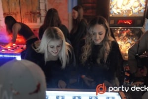 Boedapest: rondleiding langs ruïnebars met spelletjes en 6 shotjes