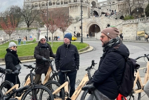 Budapeste: Passeio guiado de bicicleta elétrica pelo centro da cidade