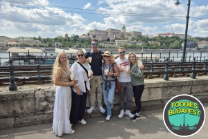 Budapest: Geführte Food Tour mit Verkostungen