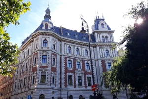 Budapest: Guided Musical Tour & Folk Music Performance