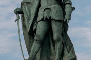 Budapest: Guided Musical Tour & Folk Music Performance