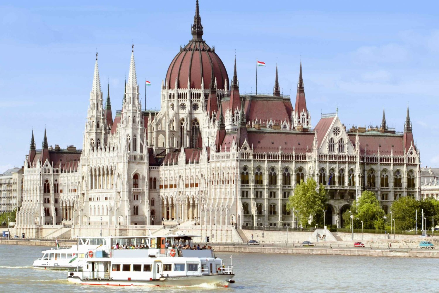 Budapest: Guided Tour of the Parliament Building in Spanish