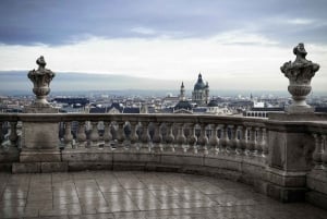 Budapest: Guided Tour to the Hospital in the Rock & Castle