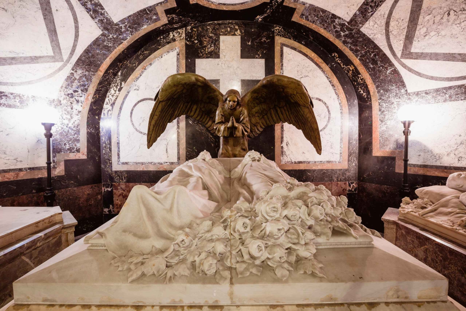 Budapest: Habsburg Palatine Crypt Guided Tour