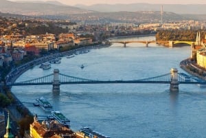 Budapest: Tour di mezza giornata dei punti salienti in un piccolo gruppo privato