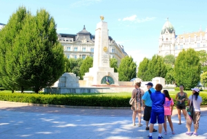 Budapest: Hammer & Sickle Communism Walking Tour