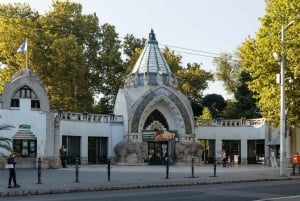 Budapest: Heroes' Square and City Park Tour with Folk Music