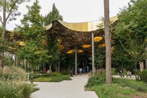 Budapest: Heroes' Square and City Park Tour with Folk Music