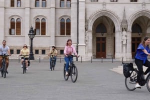 Budapest Verborgen Parels Bike Tour: mini-beeldjes & uitzichten