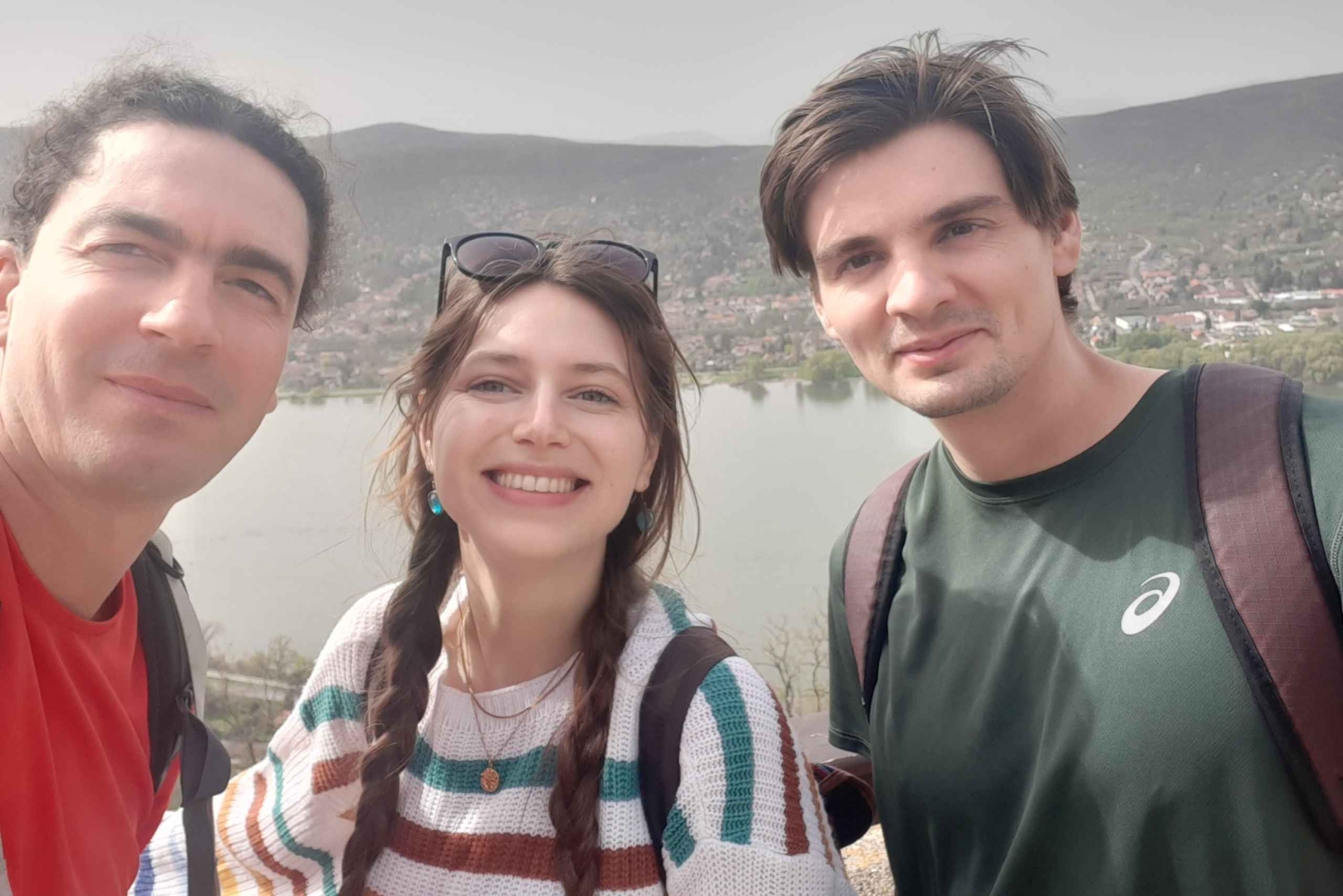 ブダペスト ヴィシェグラード城へのハイキング（サウナ付）／ドナウビーチ