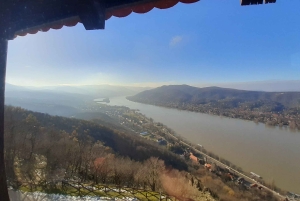 ブダペスト ヴィシェグラード城へのハイキング（サウナ付）／ドナウビーチ