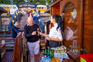 Budapest: Historic Cruise with Welcome Drink