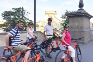 Budapest: Historic Downtown bicycle ride with Scenic Views