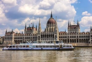 Budapest: Hop-On Hop-Off Day Time Cruise