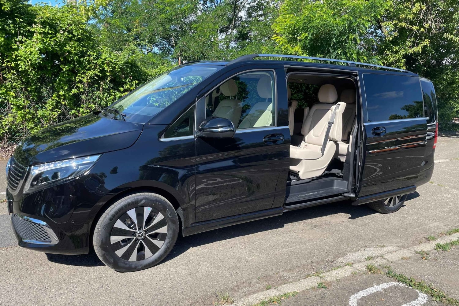 Budapeste: Traslado privado do hotel para o aeroporto em carro elétrico