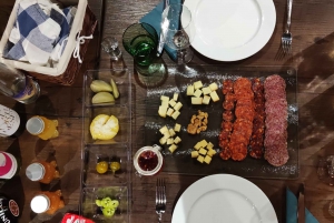 Budapest: Hungarian Cuisine Tasting Experience in German