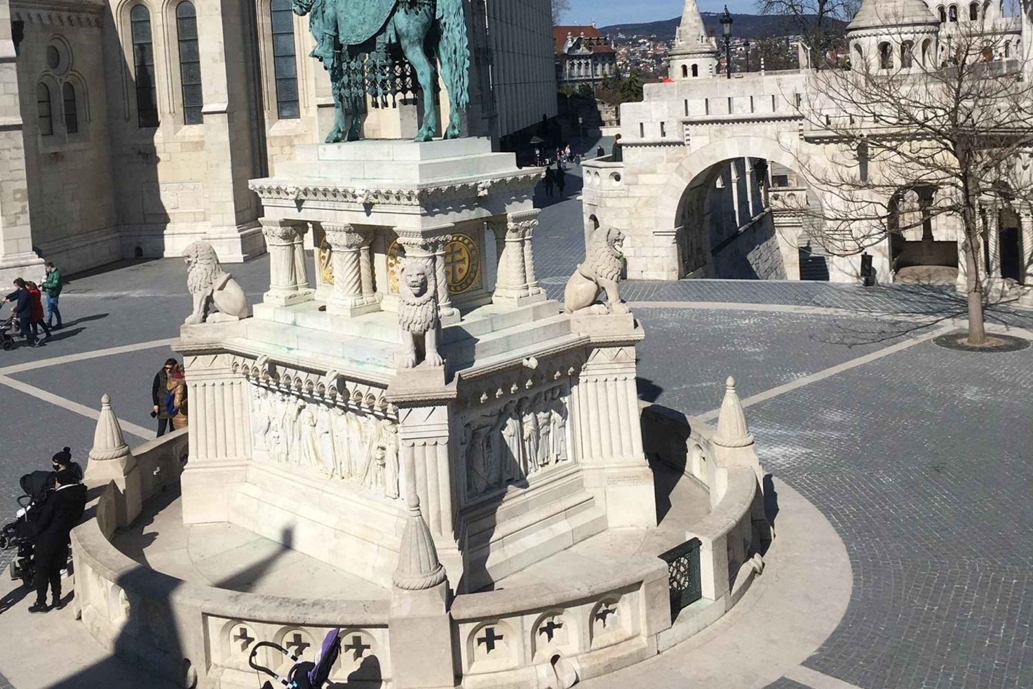 ブダペスト・インスタイル：プライベートシティツアーとルーフトップバー訪問