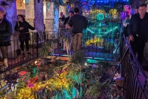 Budapest: Jewish District Night Walking Tour with Drinks
