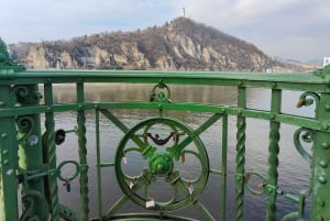 Budapest Verborgen Parels Bike Tour: mini-beeldjes & uitzichten