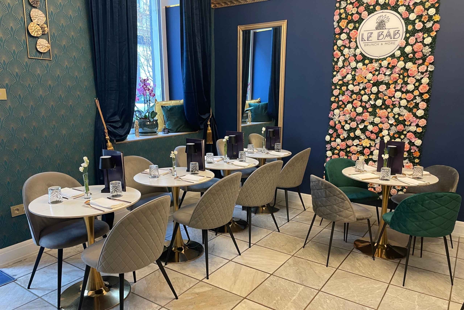 Budapest: Le Báb Afternoon Tea Experience