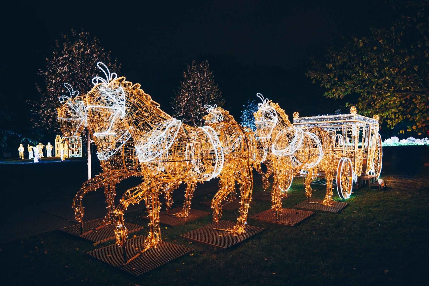 Budapeszt: Wejście do parku Lumina i rejs