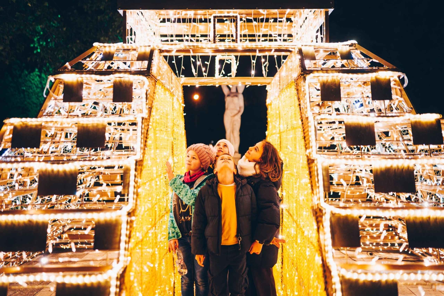 Budapeszt: Wejście do parku Lumina i rejs