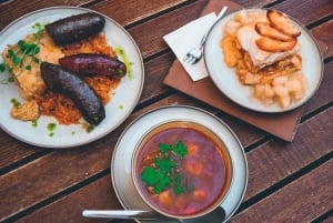 Budapestin markkinat ja ruoanmaistajaiskierros paikallisen oppaan kanssa