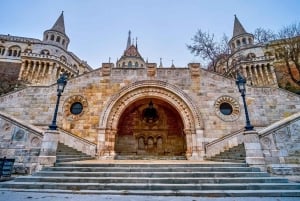 Buda Castle District and Matthias Church Private Tour