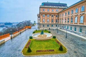 Buda Castle District and Matthias Church Private Tour