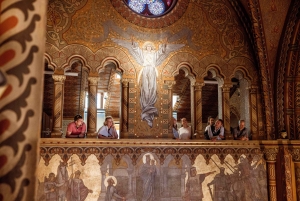 Budapest: Matthias Church: Colorful Tiles & Coronations Tour