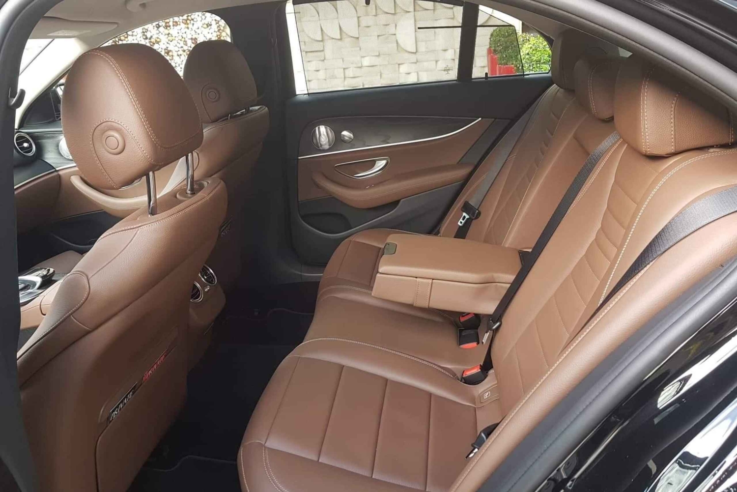 Budapeste: Traslado do aeroporto de luxo MB E-Class