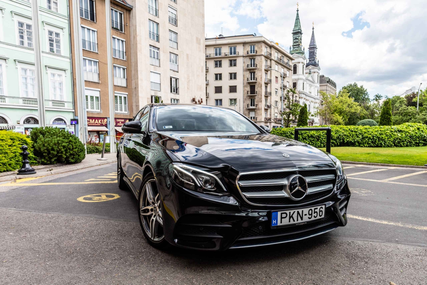 Budapeste: Traslado do aeroporto de luxo MB E-Class