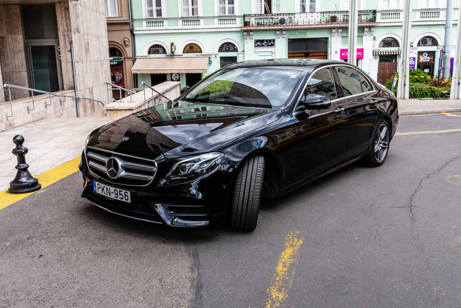 Budapeste: Traslado do aeroporto de luxo MB E-Class
