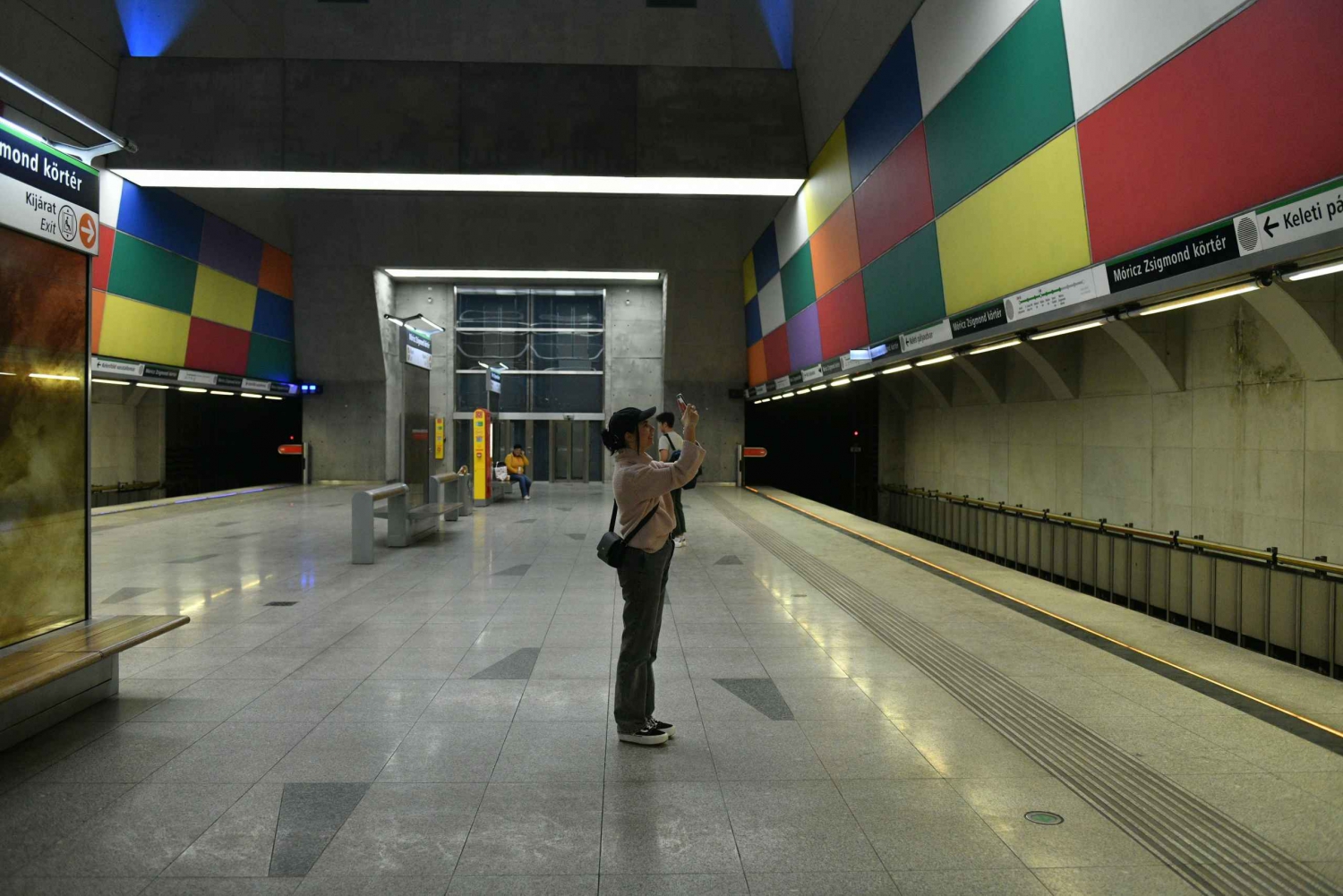 Budapest: Metro 4 Contemporary Art Discovery Walking Tour