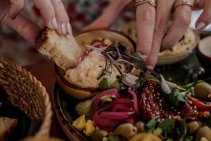 Budapest: Mezze Platter with Unlimited Wine & Sparkling