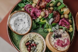 Budapest: piatto di mezze con vino e spumante a volontà