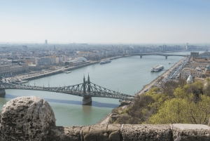 Budapest : randonnée matinale, panorama sur la ville et observation du soleil