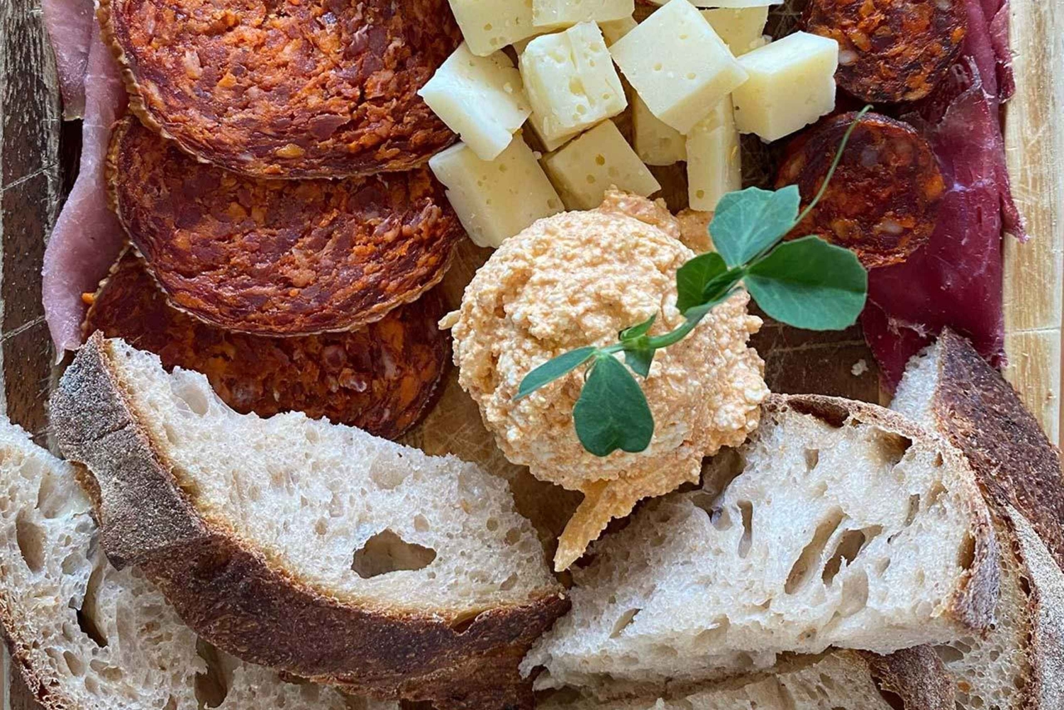 Budapest: Nellicious Private Food Tour