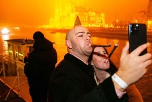 Budapest: New Year Boat Party Cruises with Unlimited Drinks