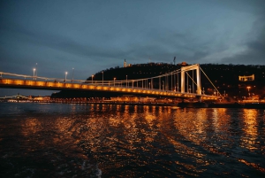 Budapeszt: Sylwestrowy rejs z bufetem i nieograniczoną ilością drinków