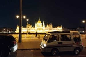 ブダペスト：夜のライトツアー＆レトロなマイクロバスで月の観察をお楽しみください