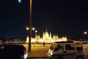 ブダペスト：夜のライトツアー＆レトロなマイクロバスで月の観察をお楽しみください