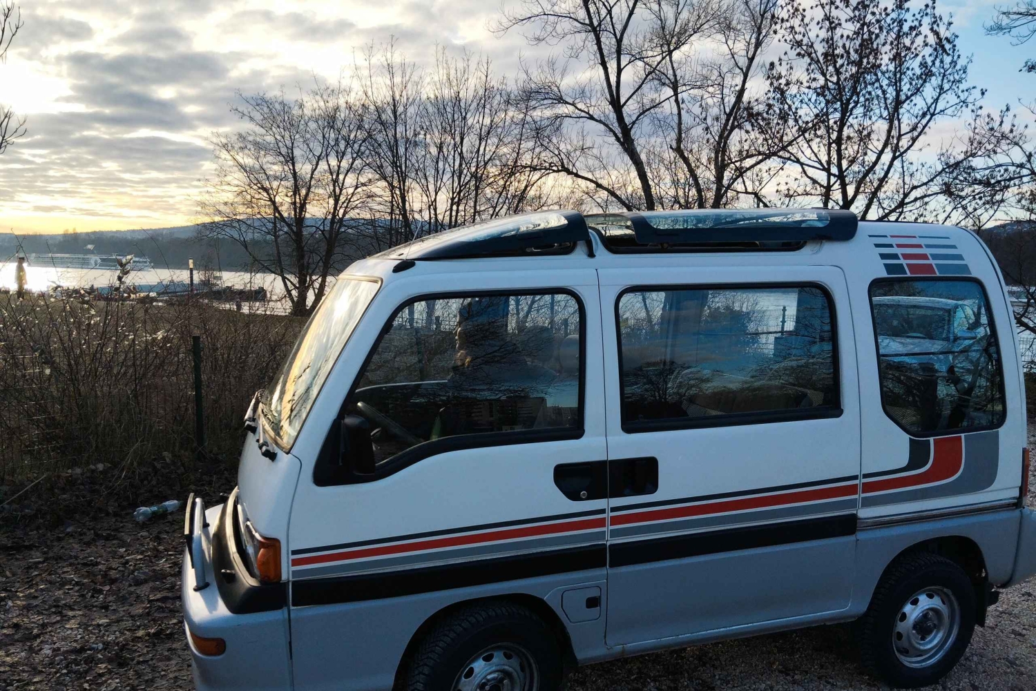 Budapeste: passeio noturno e observação da lua em um minibus retro
