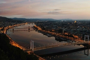 Budapeste: passeio noturno e observação da lua em um minibus retro