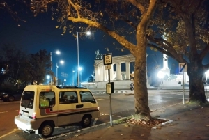 Budapeste: passeio noturno e observação da lua em um minibus retro