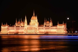 Budapeste: passeio noturno e observação da lua em um minibus retro